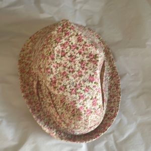 Accessorize hat